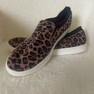 Sketchers leopard print memory foam slip on shoes